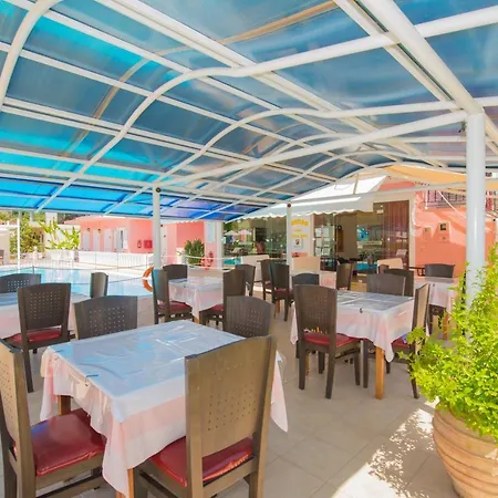 Xenia 公寓式酒店 瓦西利基