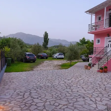Xenia Aparthotel 4*