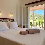 Xenia 4* Vasiliki (Lefkada)