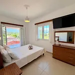Xenia Aparthotel 4*